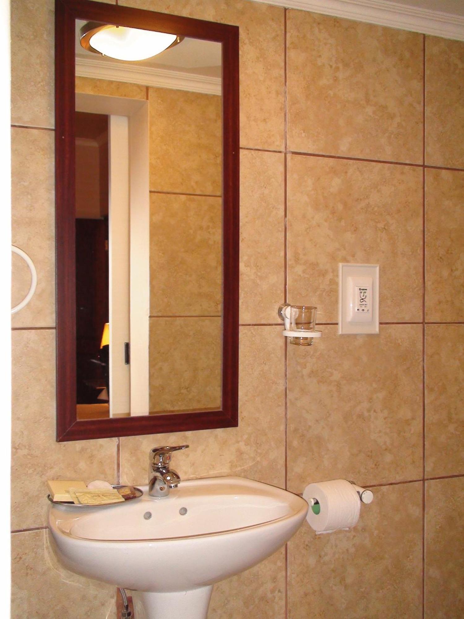 Villa Lugano Guesthouse Йоханесбург Екстериор снимка