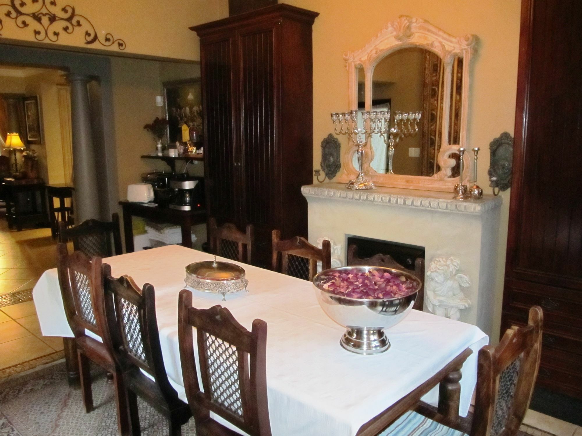Villa Lugano Guesthouse Йоханесбург Екстериор снимка