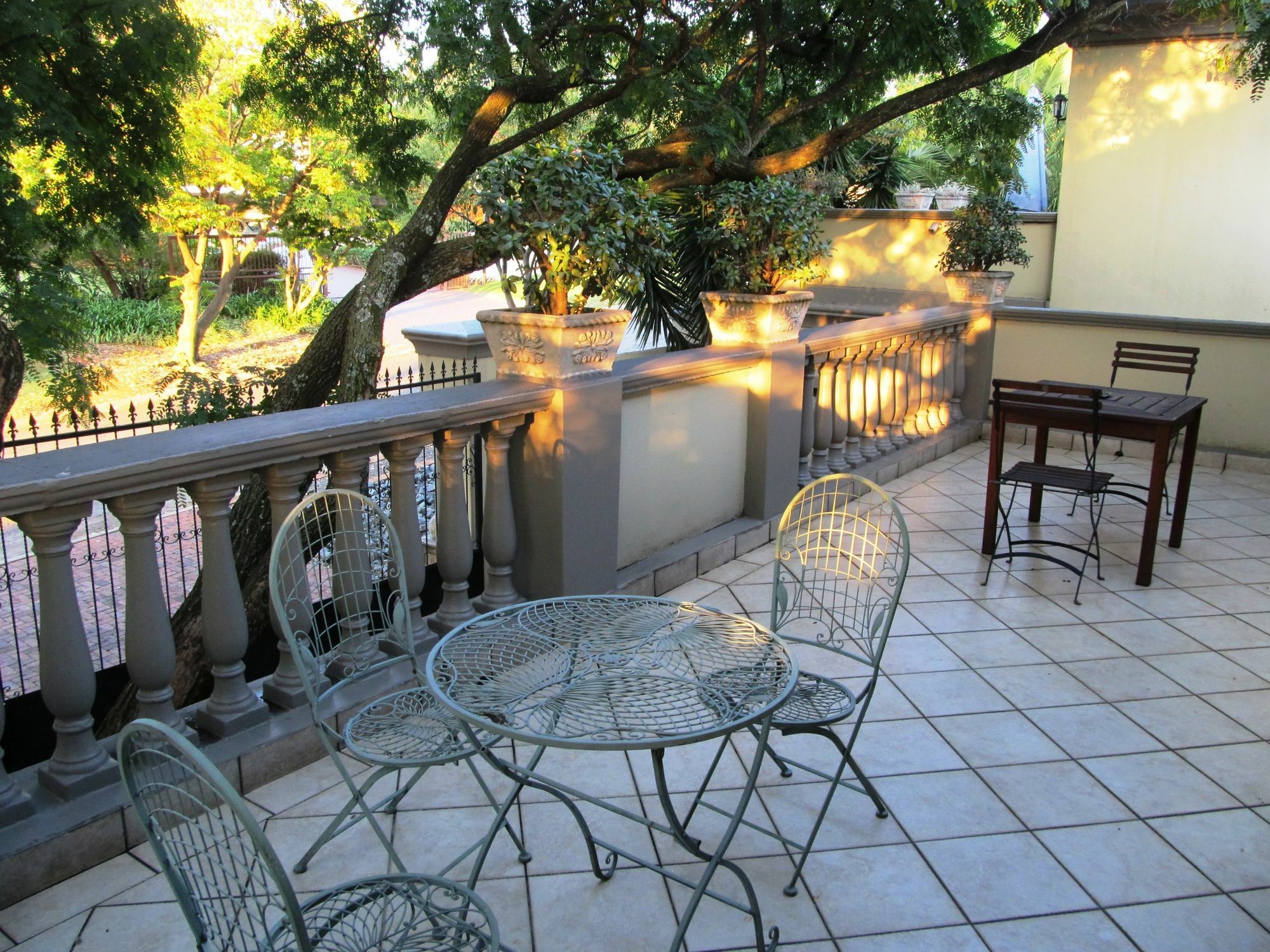 Villa Lugano Guesthouse Йоханесбург Екстериор снимка