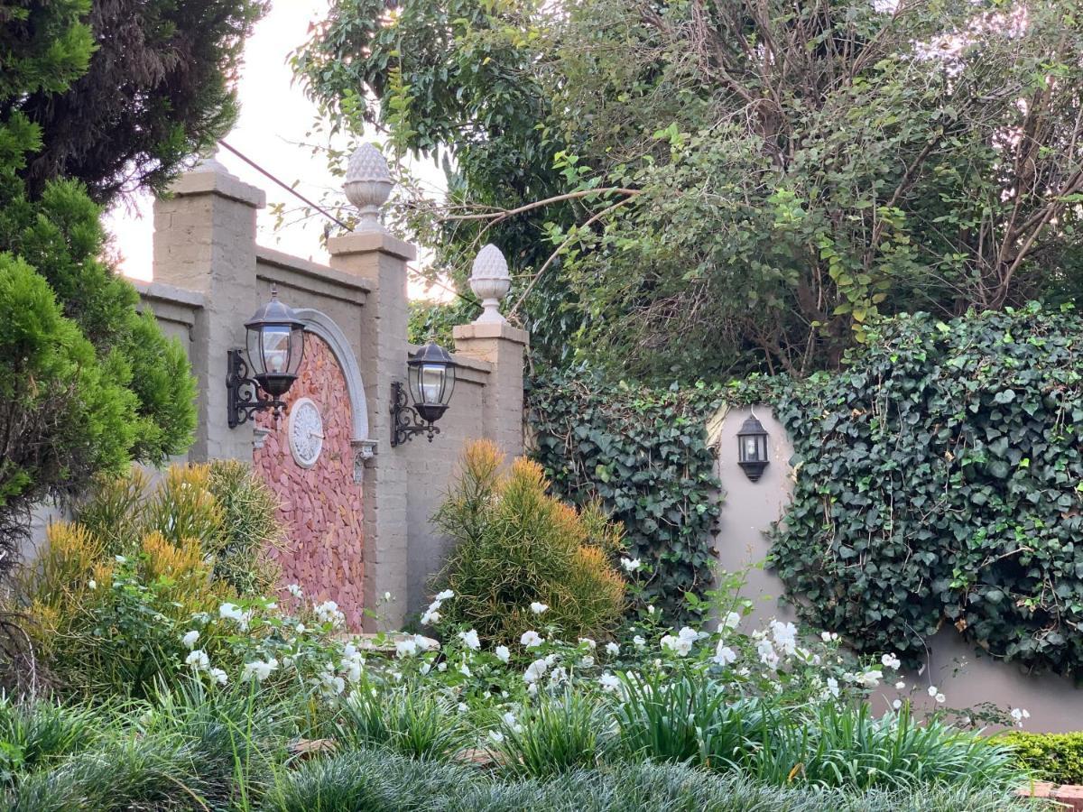 Villa Lugano Guesthouse Йоханесбург Екстериор снимка